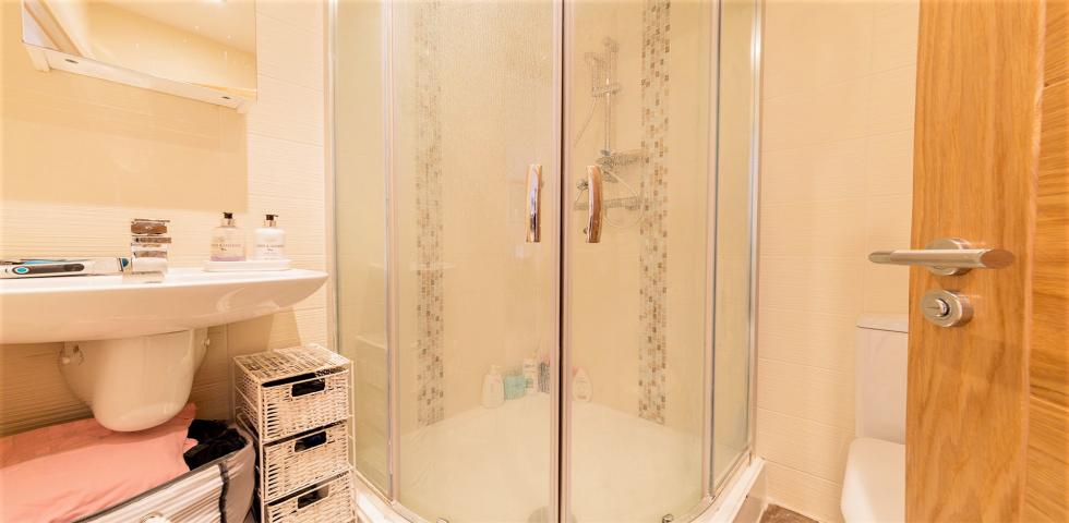 			UNDER OFFER , 2 Bedroom, 1 bath, 1 reception Flat			 Kilburn High Road, KILBURN